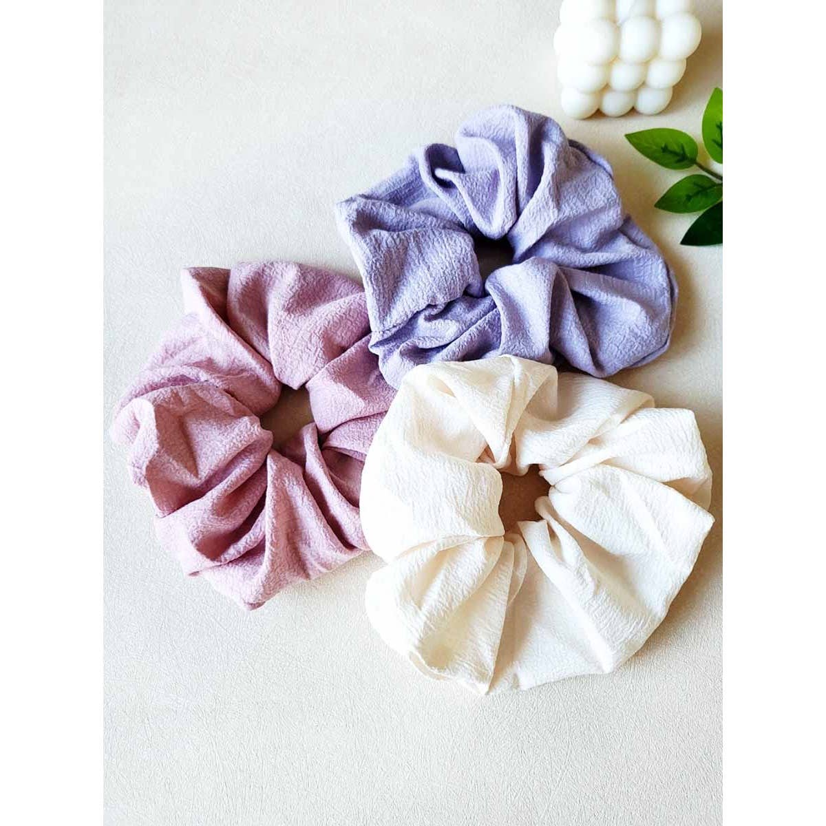 Mix Colors of Textured Hair Scrunchie